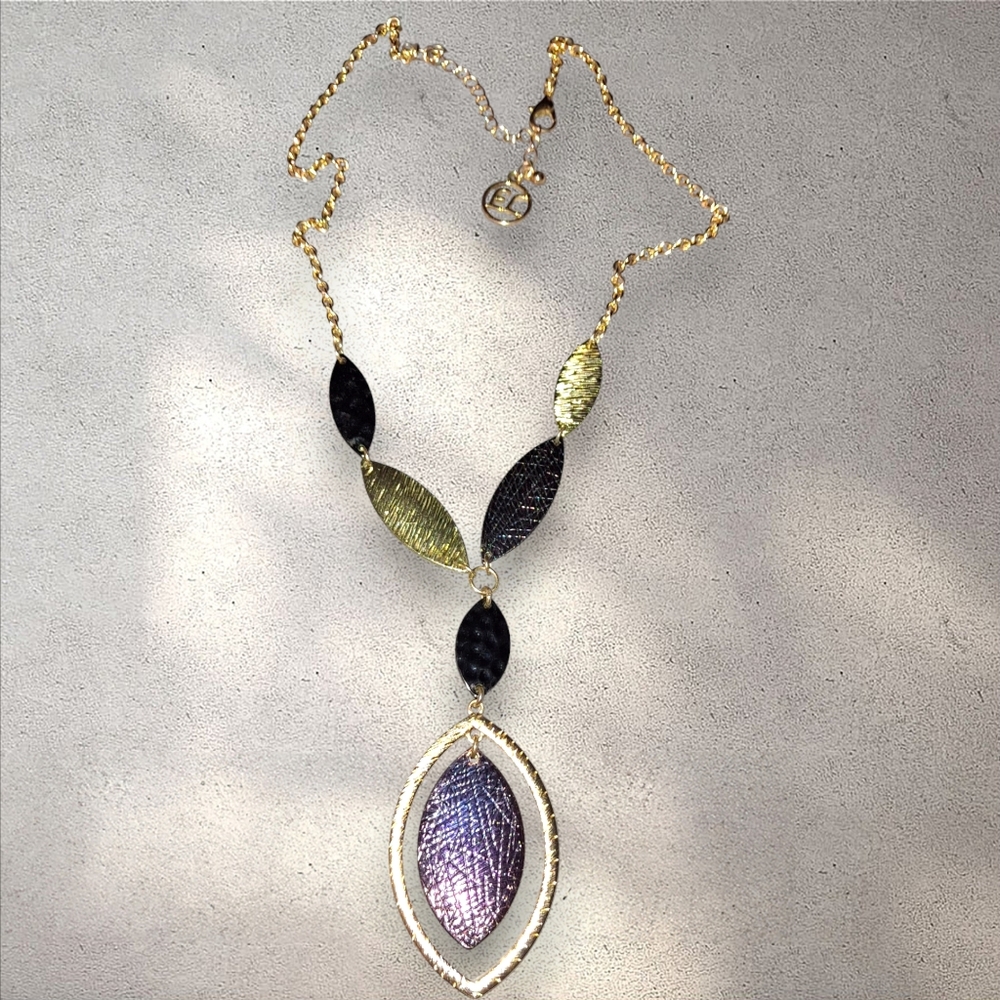 EUC Erica Lyons two-tone hammered metal tone bib Necklace geometric